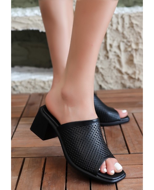 Zanna Siyah Cilt Topuklu Terlik