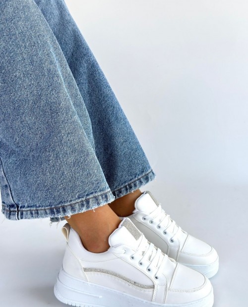 Natte Beyaz Cilt Bağcıklı Spor Ayakkabı