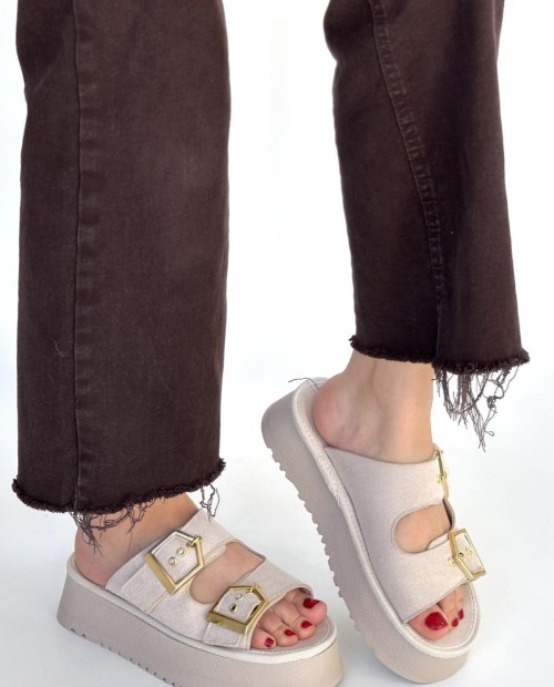 Coer Bej Süet Çift Tokalı Terlik