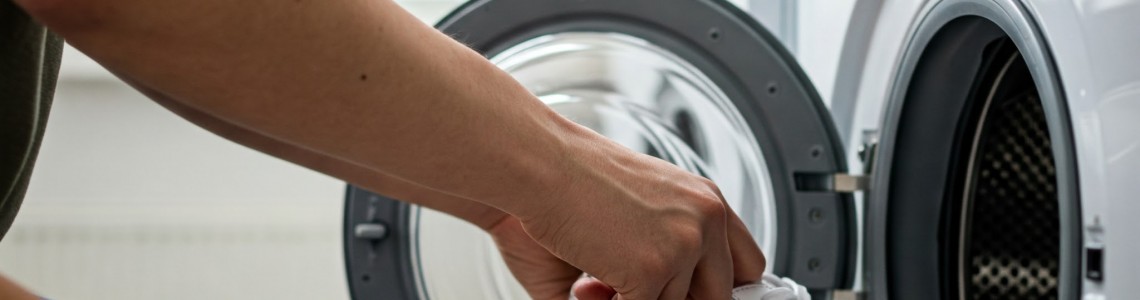 Beyaz Spor Ayakkabı Çamaşır Makinesinde Nasıl Yıkanır?